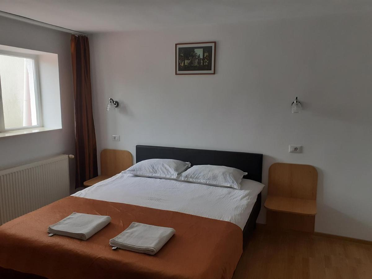 Casa Cionca Pensionat Gilău Eksteriør billede