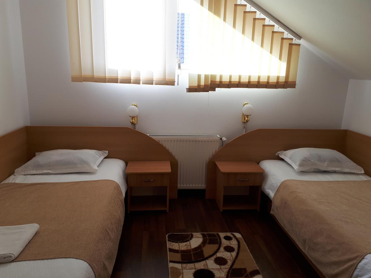 Casa Cionca Pensionat Gilău Eksteriør billede